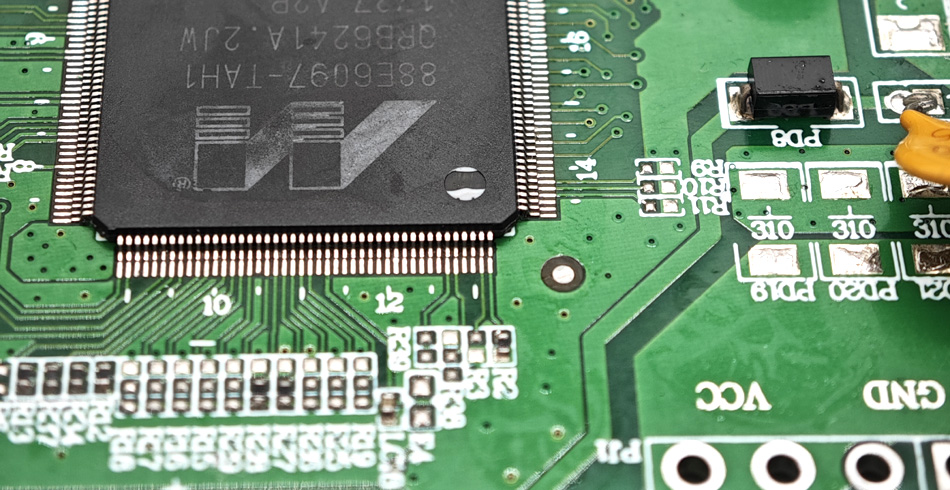 EMI (elektromágneses interferencia) elnyomási módszerek PCB tervezéshez