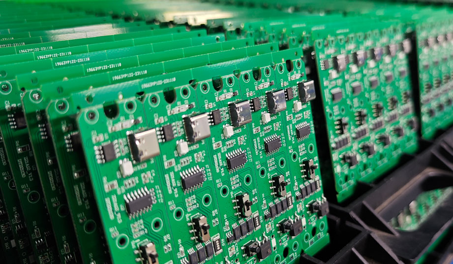 Hogyan használjuk a kapacitásértékelő eszközöket a legjobb PCBA-gyár kiválasztásához?